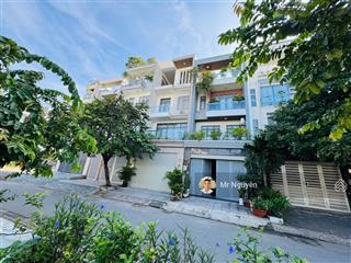 Xuất ngoại ! bán nhà phố 4 tầng + view công viên lk khu nam long quận 7, dt 5x18m, giá 13.5 tỷ