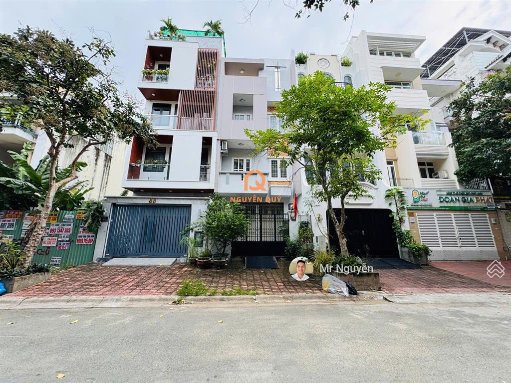 Cần tiền bán nhanh nhà phố 4 tầng khu nam long quận 7, dt 5x24m, giá 18 tỷ, có thang máy