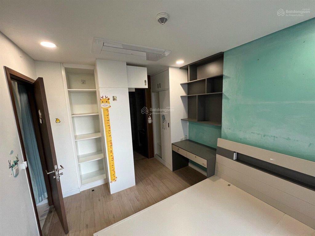 Chủ ngộp bán gấp chcc hùng vương plaza, q5, 130m2 3pn, 3wc giá 9.2tỷ sổ hồng.  0902 666 *** (đẹp)