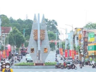 Chủ cần bán gấp lô đất thành phố, gần chợ ,đối diện kcn phù hợp đầu tư, xây dựng ở, kinh doanh ngay