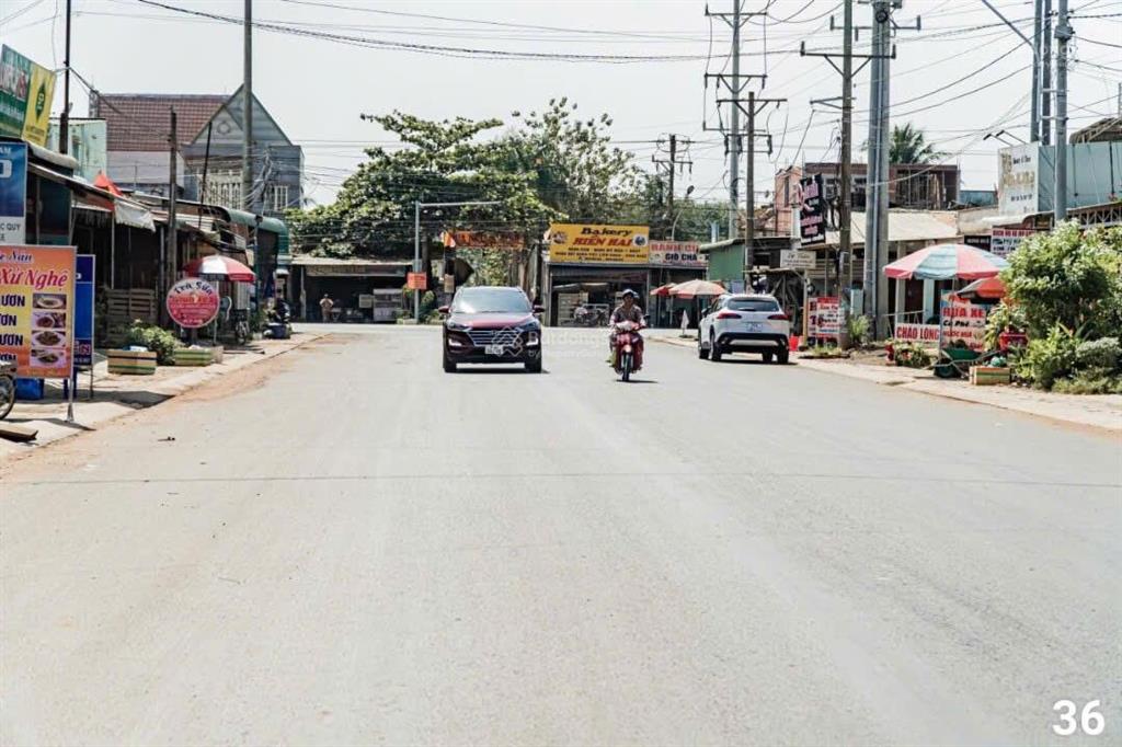 Chính chủ cần bán gấp lô đất 200m2 ngay khu dân cư hiện hữu, sổ sẵn,gần cao tốc tphcmchơn thành.