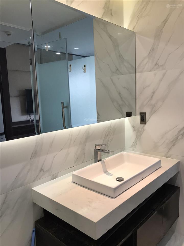 Cho thuê căn hộ văn phòng 55 mét vuông dọn vào ngay. tại everrich phát đạt q5. xem nhà 0912 607 ***