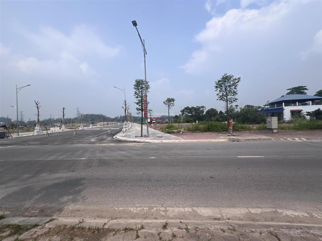 Bán gấp 111,7m2 trục chính đường nguyễn văn cừ đối diện trạm y tế ủy ban p. bách quang sông công