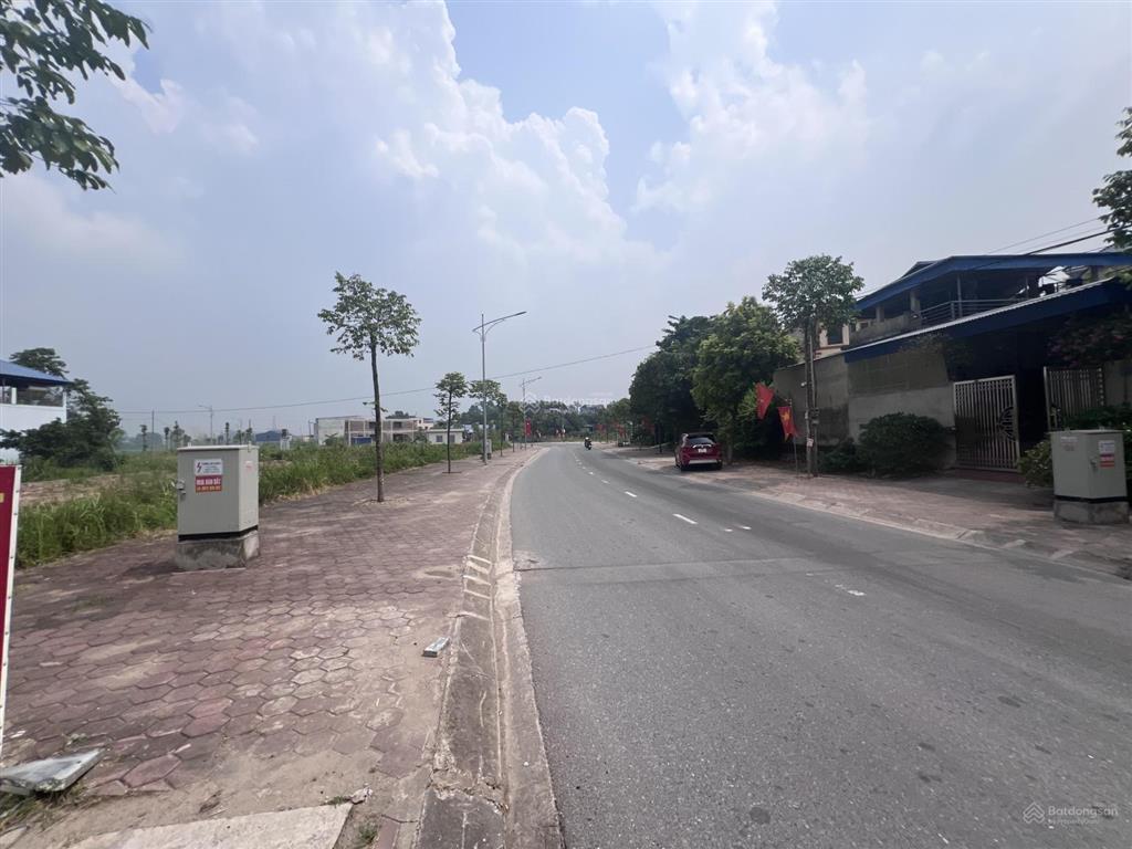 Bán gấp 111,7m2 trục chính đường nguyễn văn cừ đối diện trạm y tế ủy ban p. bách quang sông công