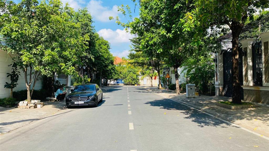 Bán biệt thự hồ bơi sân vườn mặt tiền đường số, phường thảo điền quận 2. dt 400m2 giá chỉ 62tỷ