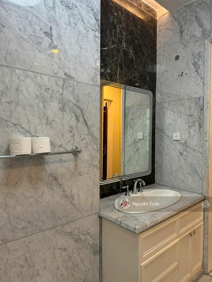 Bán biệt thự hồ bơi, sân vườn sang trọng giá 70 tỷ vnd tại thảo điền, quận 2. dt 367m2