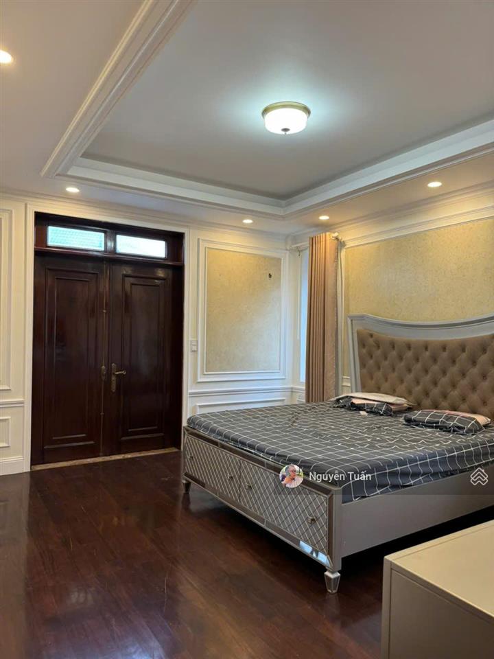 Bán biệt thự hồ bơi, sân vườn sang trọng giá 70 tỷ vnd tại thảo điền, quận 2. dt 367m2