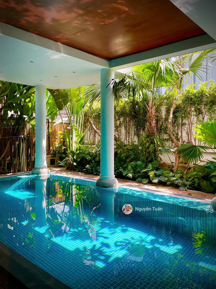 Bán biệt thự siêu đẹp ven sông sài gòn khu compound nguyễn văn hưởng, quận 2. dt 305m2(15x20,5)