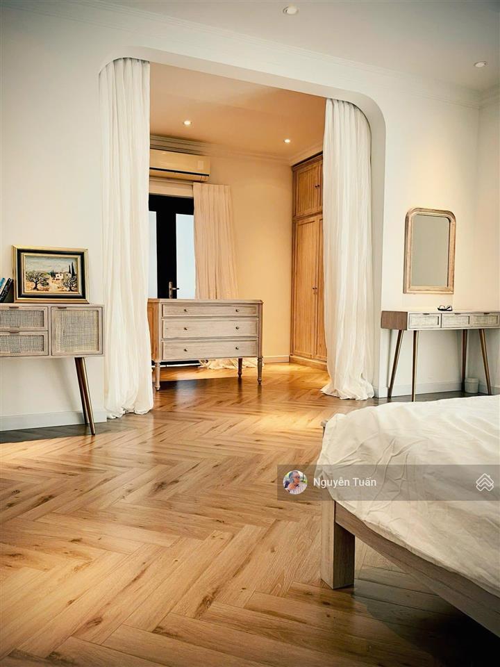 Bán biệt thự siêu đẹp ven sông sài gòn khu compound nguyễn văn hưởng, quận 2. dt 305m2(15x20,5)