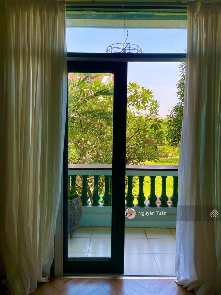 Bán biệt thự siêu đẹp ven sông sài gòn khu compound nguyễn văn hưởng, quận 2. dt 305m2(15x20,5)