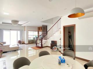 45 tỷ  giảm bán nhanh còn 42 tỷ. biệt thự khu compound đường trần não  quận 2. dt 9 x 23m