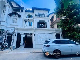 Bán biệt thự đẹp hiếm nguyễn văn hưởng  thảo điền  quận 2. dt 10x20m, gần ngay trường quốc tế bis