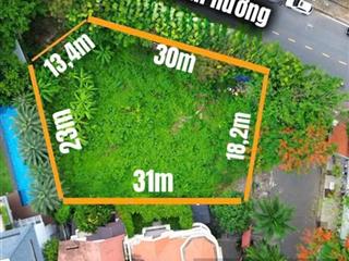 Ban lô đất góc 2 mặt tiền đường nguyễn văn hưởng, q2  dt 3 sổ là  887,3m2( 30x31). giá  290tr/m2