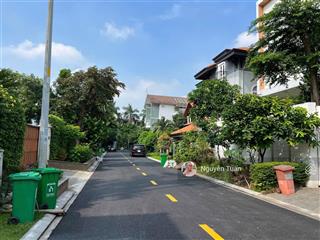 Giảm ngay 20 tỷ  dt 417m2(17x25) đất vip trong khu compound nguyễn văn hưởng thảo điền, quận 2