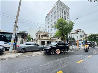 Bán lô đất đẹp vuông vức  vị trí đắc địa trên đường quốc hương, thảo điền