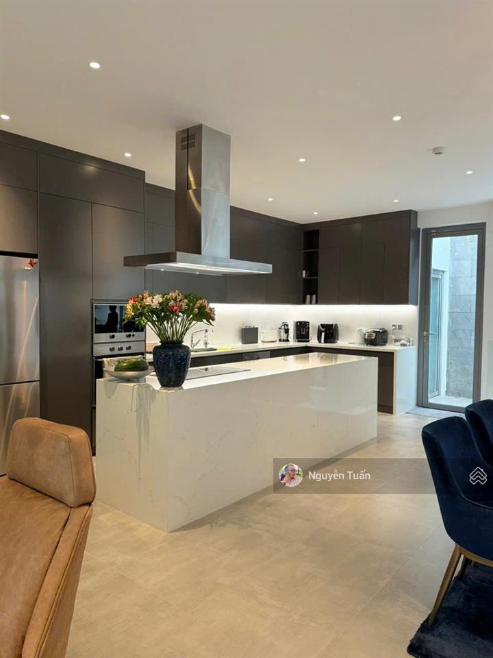 Bán biệt thự cao cấp nguyễn văn hưởng, p.thảo điền, quận 2thiết kế sang trọng, có hồ bơi sân vườn