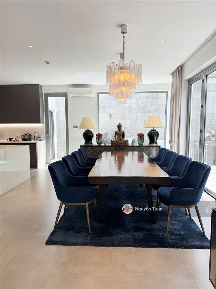 Bán biệt thự cao cấp nguyễn văn hưởng, p.thảo điền, quận 2thiết kế sang trọng, có hồ bơi sân vườn