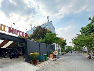 Bán khuôn đất 2 mặt tiền trục nguyễn văn hưởng  trung tâm thảo điền, quận 2