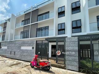 Cần bán gấp nhà đẹp đang cho thuê 70 triệu/tháng dòng tiền ổn định