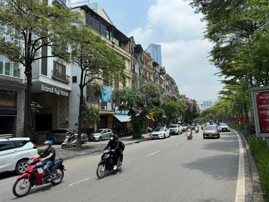 Bán nhà toà khách sạn 8 tầng lô góc 2 mặt tiền phố đào tấn dt 195m2 mặt tiền hơn 12m