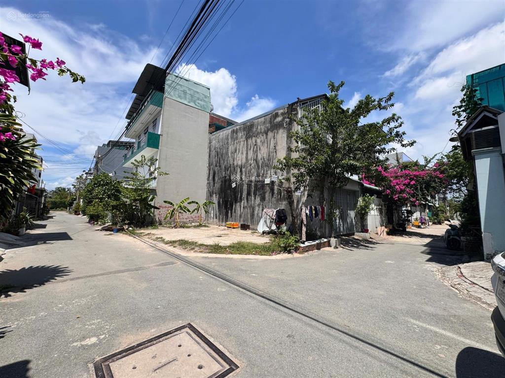 Bán đất tại kdc tân cảng phú hữu, 3,75 tỷ, 70m2  sổ hồng trao tay  xây dựng ngay