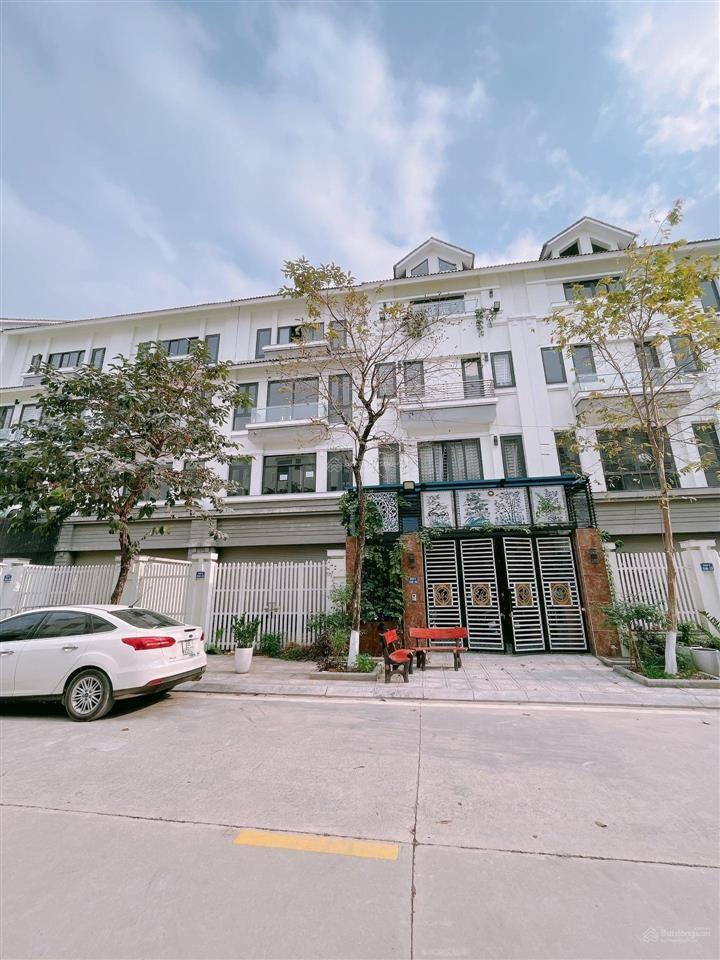 Cần bán nhà khu C geleximco Lê Trọng Tấn. Hà Đông. dt 120m. lh 0975623555