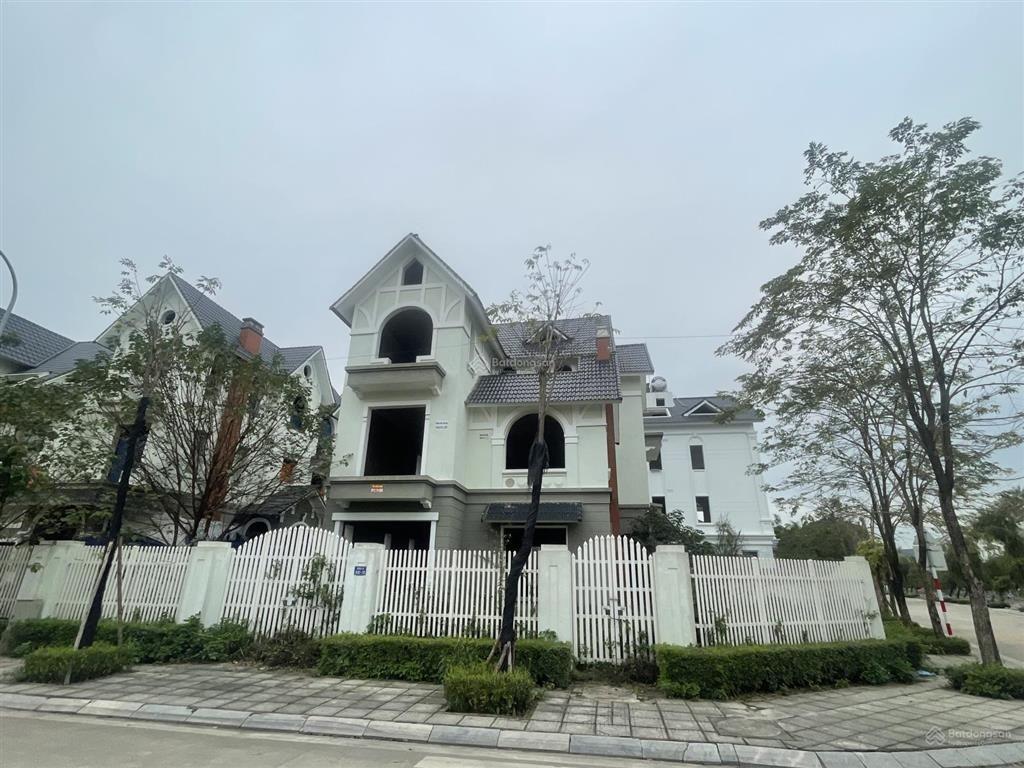 Cần bán biệt thự khu B geleximco, 240m2 hướng đông nam gần vườn hoa, trường học giá đầu tư