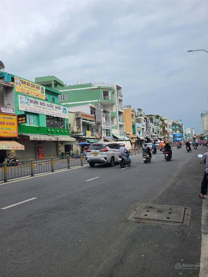 Bán nhà mặt tiền nguyễn thị nhỏ  nguyễn chí thanh 1 đời chủ dt 4x17m kc 4 tầng p. 4, q. 11