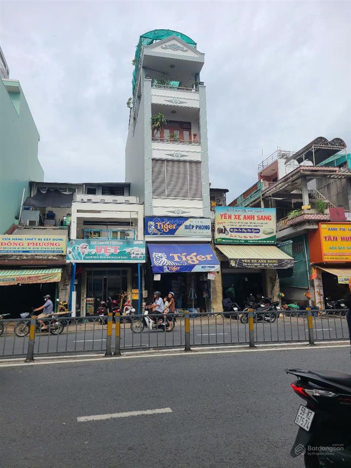 Bán nhà mặt tiền nguyễn thị nhỏ  nguyễn chí thanh 1 đời chủ dt 4x17m kc 4 tầng p. 4, q. 11