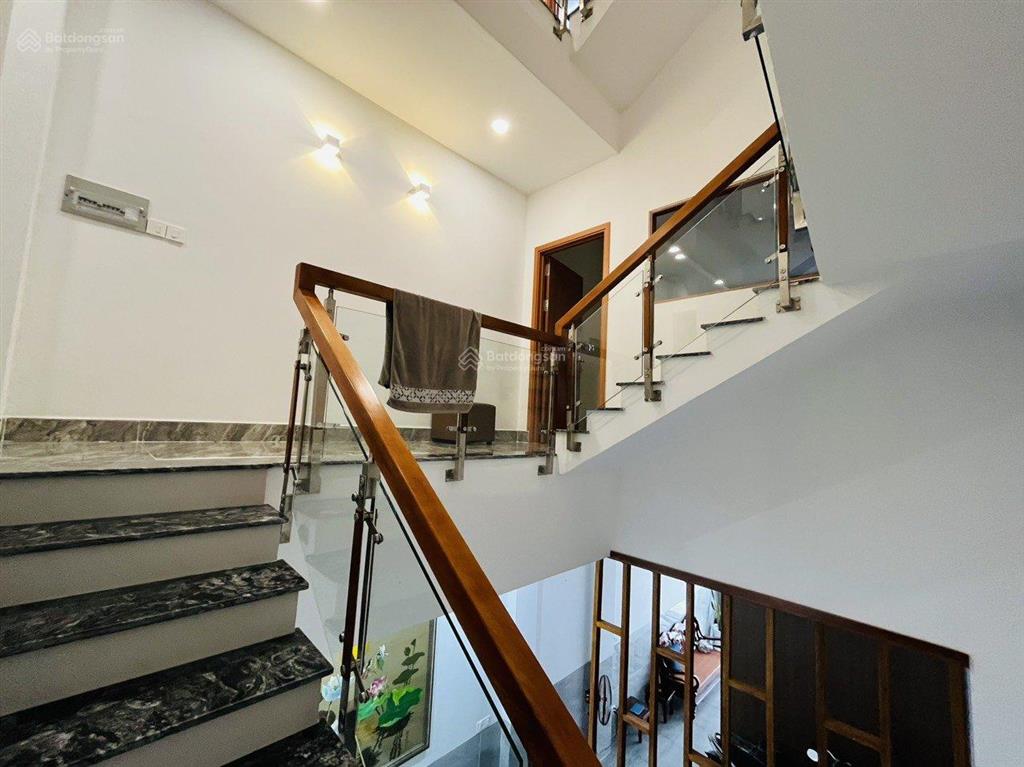 Bán nhà hẻm đường tân sơn nhì, 4mx21m, giá 8 tỷ, 3 lầu, p. tân sơn nhì q. tân phú