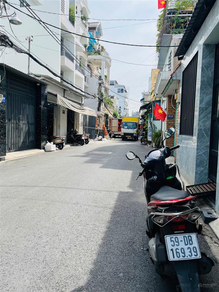 Bán nhà tân phú cấp 4, dt 6x26m, công nhận 157.3m2, giá 10.5 tỷ