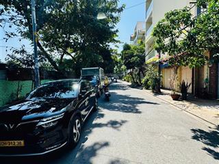 Bán nhà p. tân sơn nhì, dt 10x18m, cấp 4, giá 17 tỷ