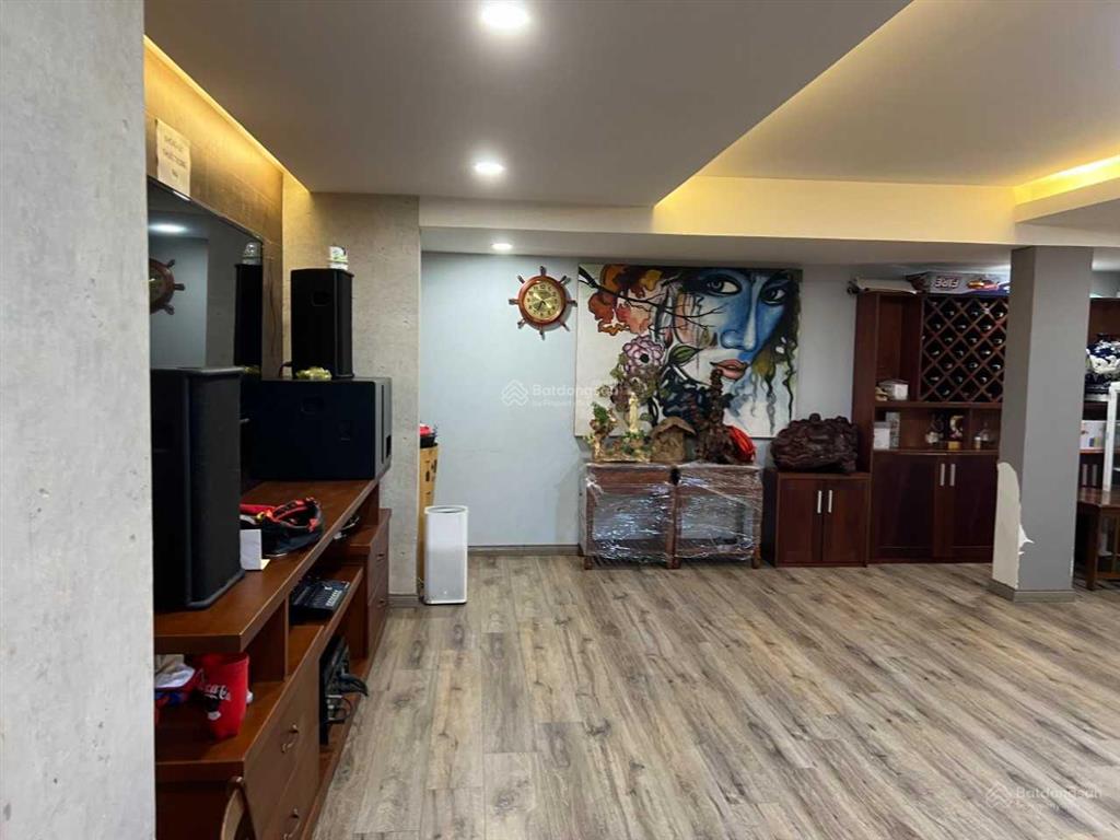 Giảm giá 1 tỷ  bán nhà hxh 8m bờ bao tân thắng, dt 8mx16m, đúc 5 tấm mới, dtsd 600m2