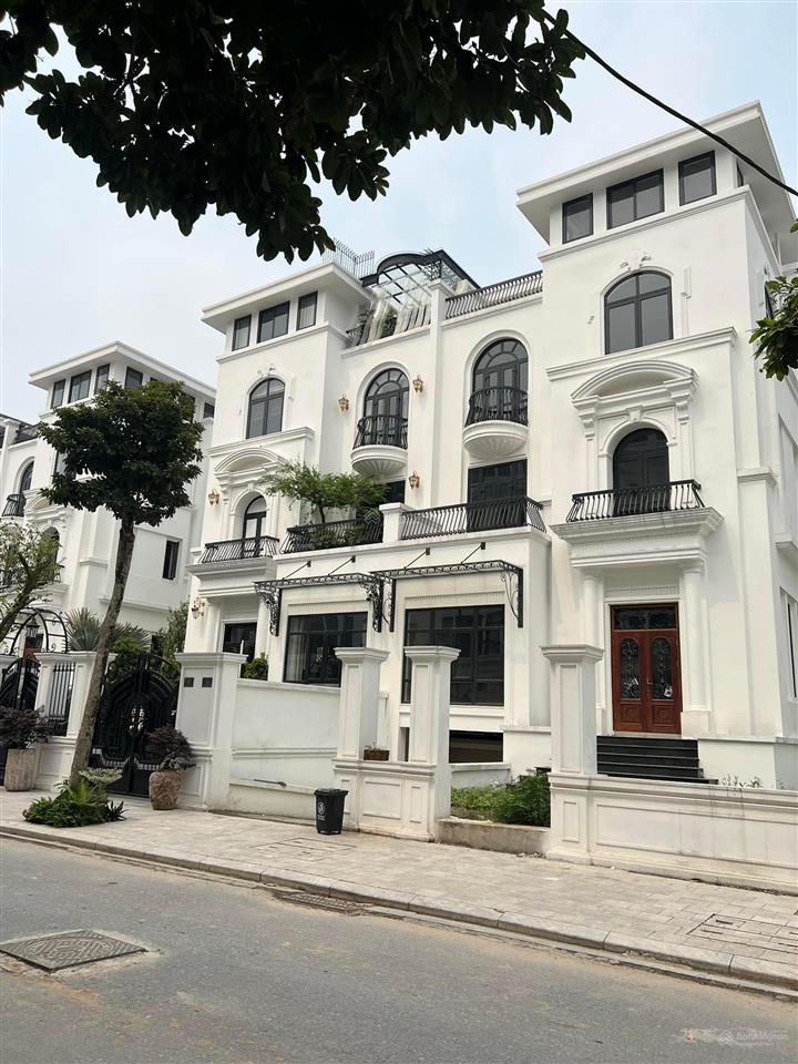 Bán căn lk dãy louis 8 hướng bắc dự án louis hoàng mai giá chỉ 3x tỷ.  0981 311 ***