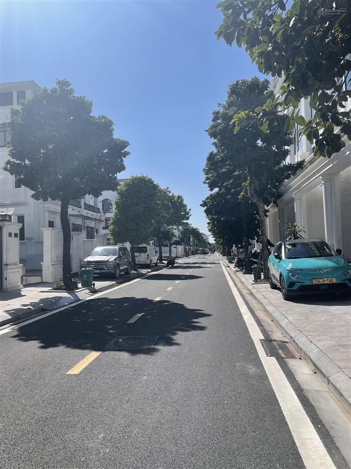 Chính chủ gửi bán bt tại louis hoàng mai giá chỉ 6x tỷ cả nhà 4 tầng 1 hầm.  0981 311 ***