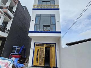 Nhà này rẻ 4,15 tỷ, 65.6m2 nhà 1 trệt 2 lầu kdc đẹp gần quốc lộ 13, aeon mall bình dương