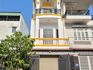 Nhà gần sài gòn 4,75 tỷ, nhà 1 trệt 2 lầu kdc cạnh làng đại học quốc gia tp. hcm