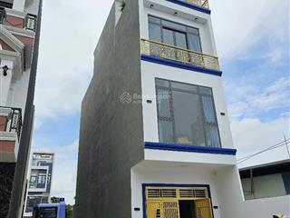 Chủ ngộp 4tỷ150, nhà 1trệt 2 lầu 65.6m2 trục chính kdc sau aeon mall bình dương