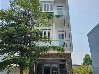 Nhà phố rẻ 4tỷ100, nhà đúc 3 tấm đầy đủ nội thất kdc gần ngã tư miếu ông cù, tp. thuận an