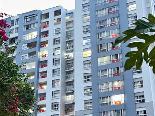 Bán gấp căn hộ 3 phòng ngủ bàu cát 2, sổ hồng  căn góc 95m2