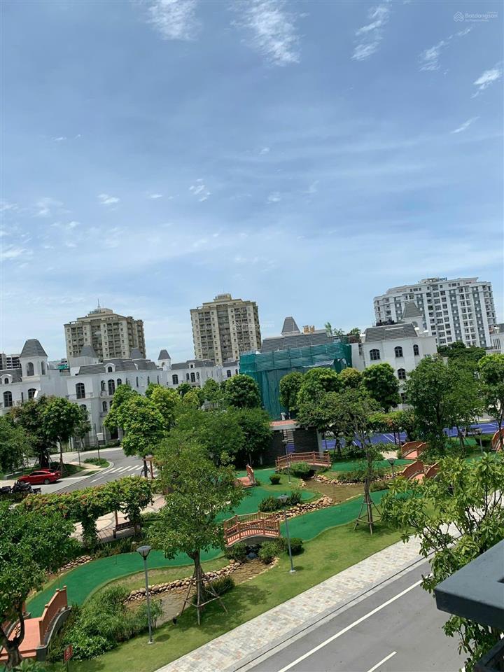 Cần bán biệt thự đơn lập 350m2 nhà thô hướng đông nam, view vườn hoa sông sau nhà to rộng