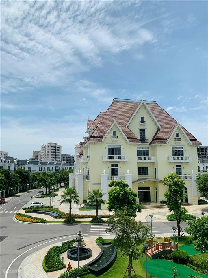 Cần bán biệt thự đơn lập 350m2 nhà thô hướng đông nam, view vườn hoa sông sau nhà to rộng