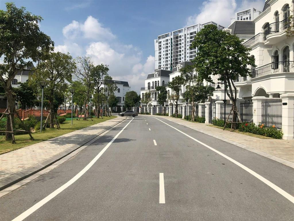 Cần bán biệt thự đơn lập 350m2 nhà thô hướng đông nam, view vườn hoa sông sau nhà to rộng