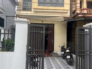 Bán nhà 2 tầng 115m2 tại làng hoa phụng công