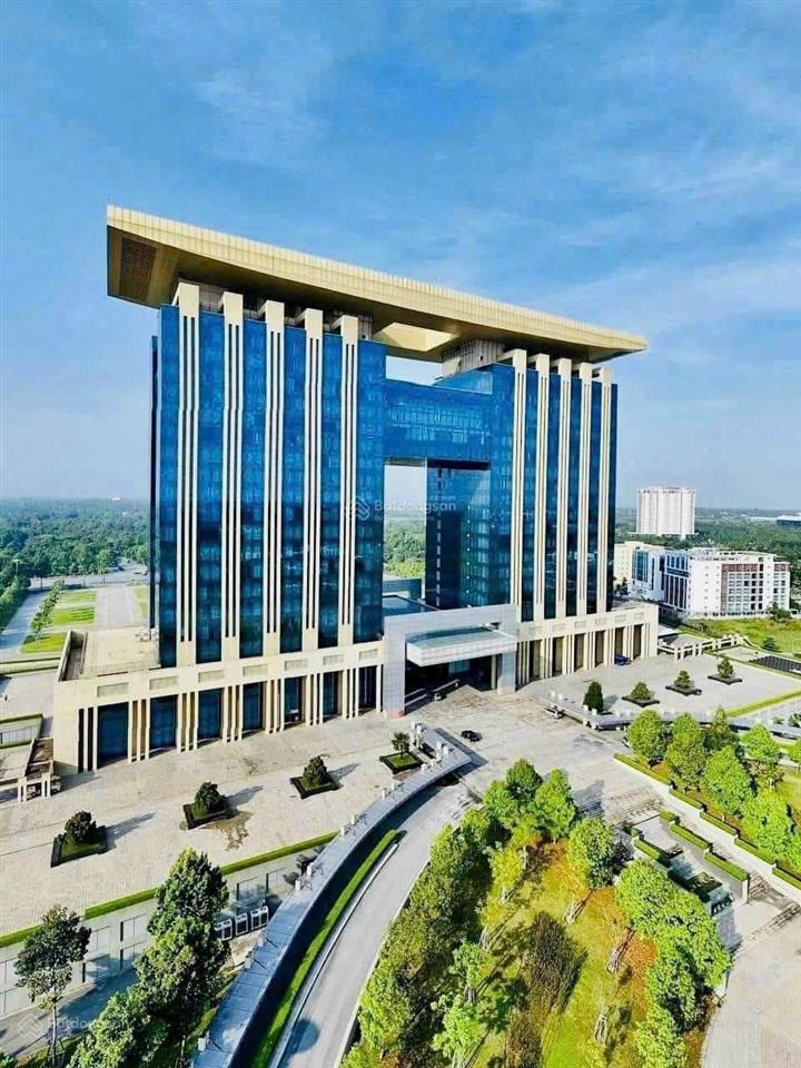 Tôi cần bán nhà 4 tầng 2 mt trung tâm thành phố mới tp hcm cam kết rẻ nhất khu gía 7tỷ5