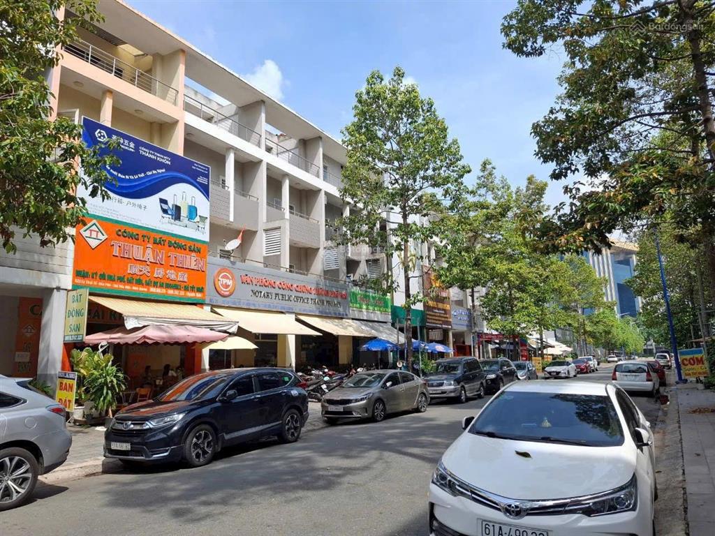 Tôi cần bán nhà 4 tầng 2 mt trung tâm thành phố mới tp hcm cam kết rẻ nhất khu gía 7tỷ5