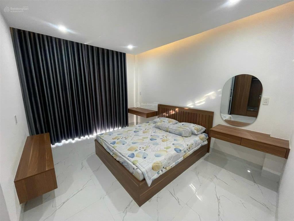 Tôi cần bán căn nhà 3 tầng full nội thất  khu suncasa central vsip 2 đang có hđ cho thuê 14tr