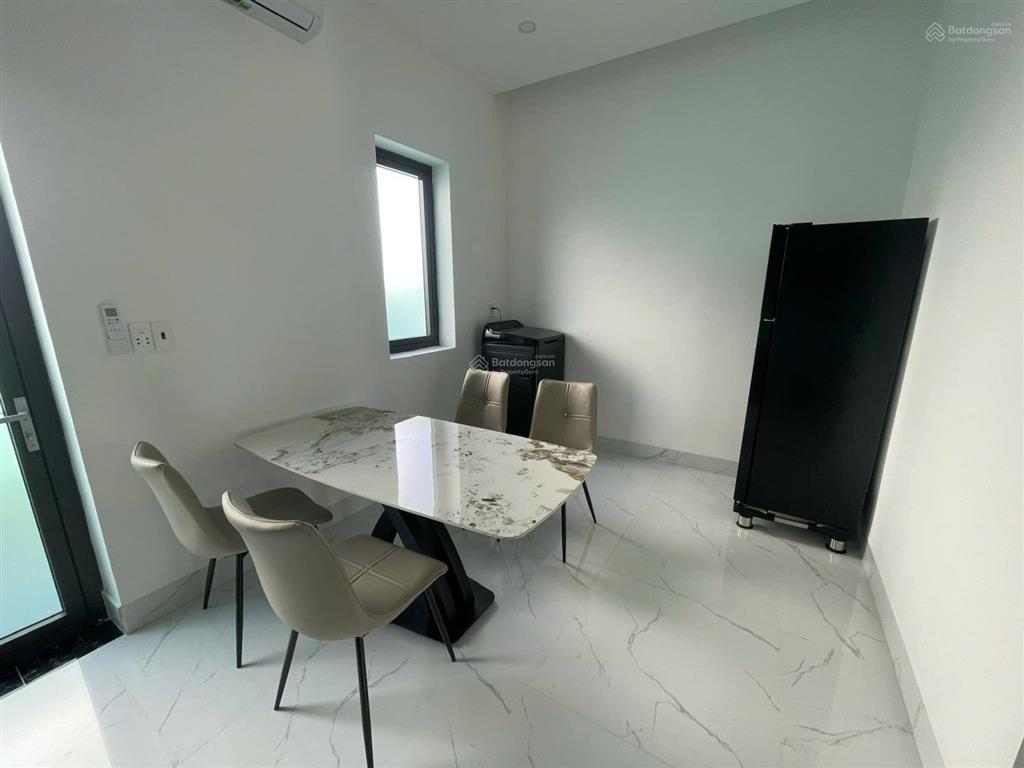 Tôi cần bán căn nhà 3 tầng full nội thất  khu suncasa central vsip 2 đang có hđ cho thuê 14tr