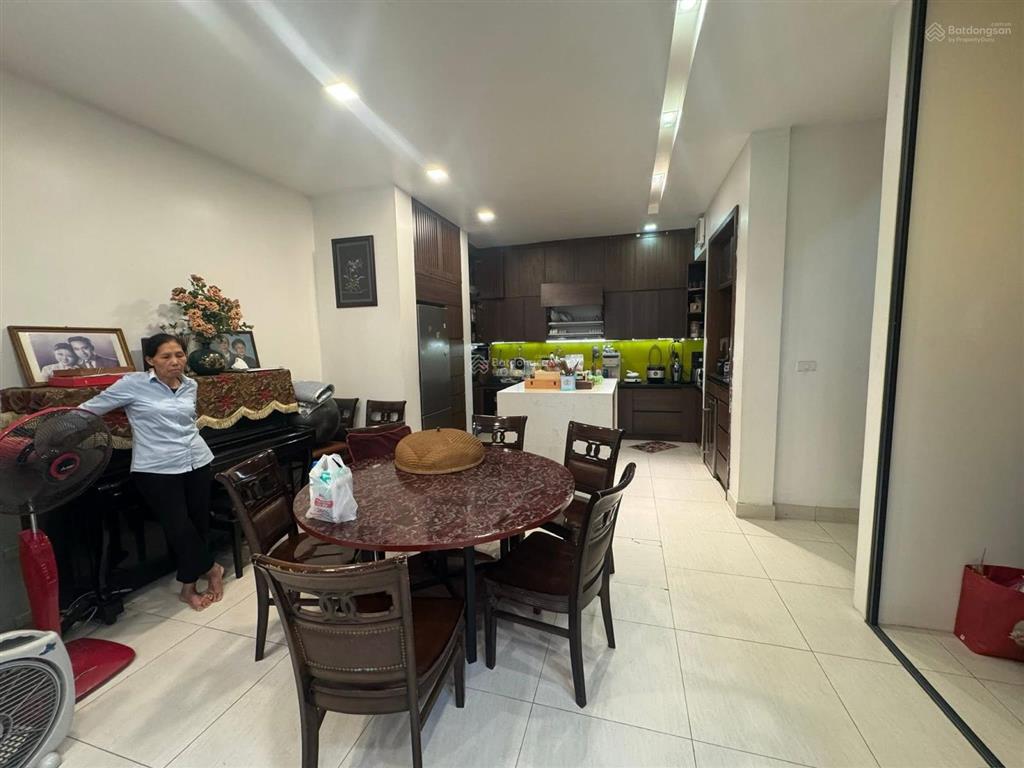 Bán liền kề xuân la  tây hồ 110m2x5 tầng  oto tránh dừng đỗ thoải mái  tiện ích  giá 42 tỷ