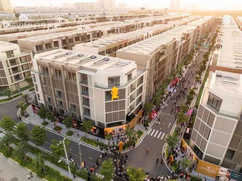 Nhà phố the global city vip góc 2 mặt tiền đường 20m, dt 8x19m 72 tỷ có thang máy.  0916 592 ***